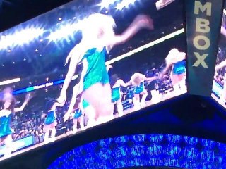 Warriors-Hornets pom pom