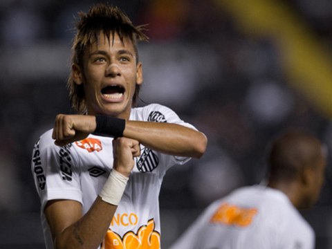 Avec 95 buts, Neymar dépasse Robinho !