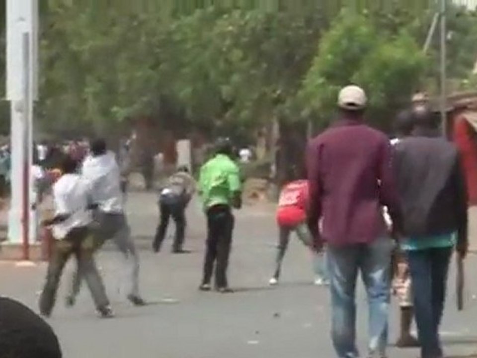 Mali sanctions threat