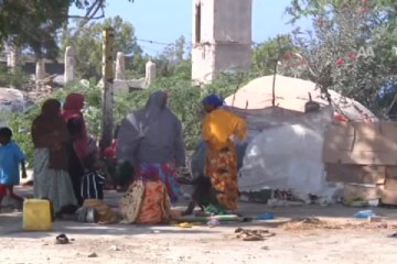 Yardımlarla hayata tutunuyorlar