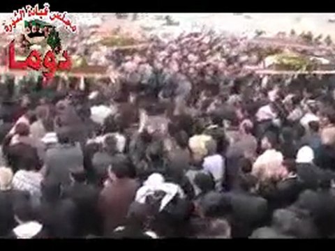 فري برس ريف دمشق دوما تشييع حاشد لعشرة شهداء في مدينة دوما 29 3 2012