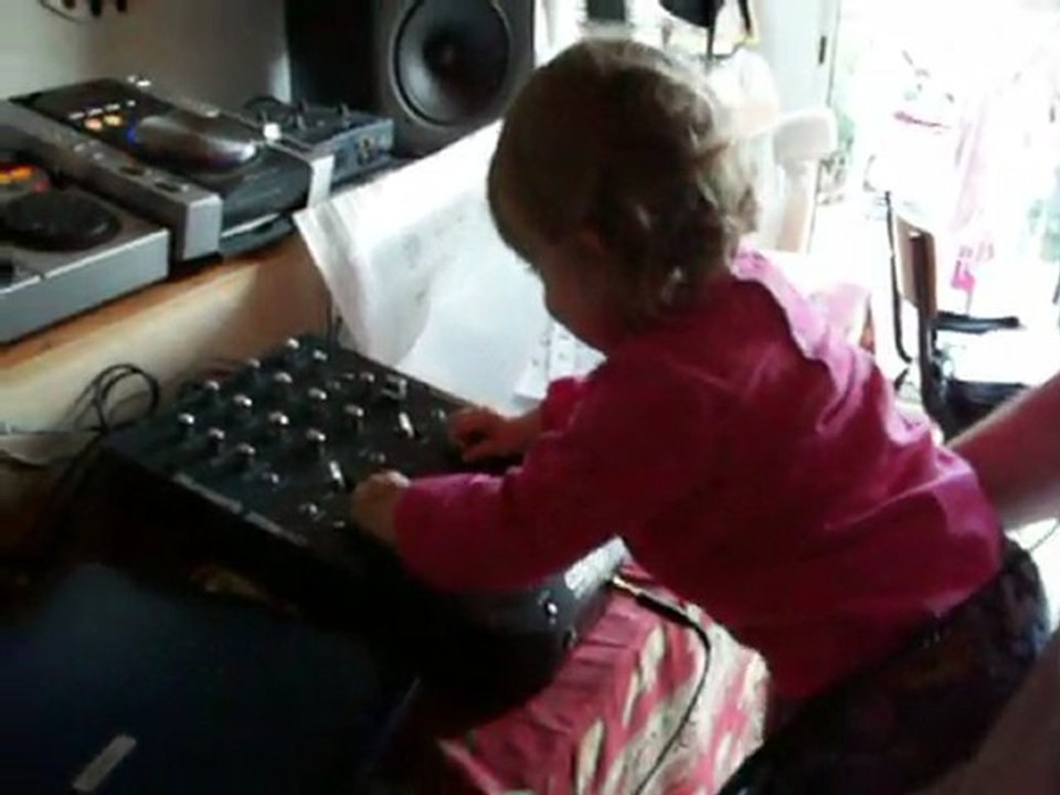 Son tout premier mix!