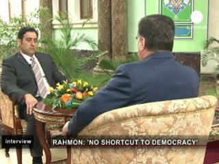 Emomali Rahmon : "En cuanto a los derechos humanos vamos...