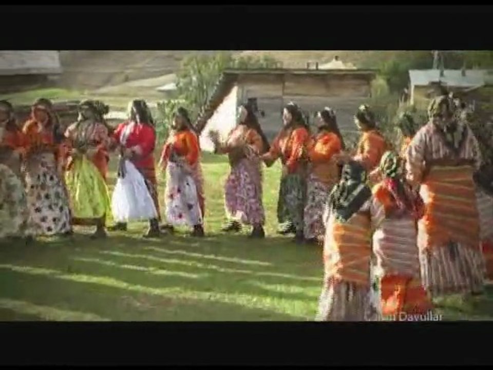 Ahmet Ayık & Ahmet Turan Eriçel - Hafik Yeniköy Ellik Halayı