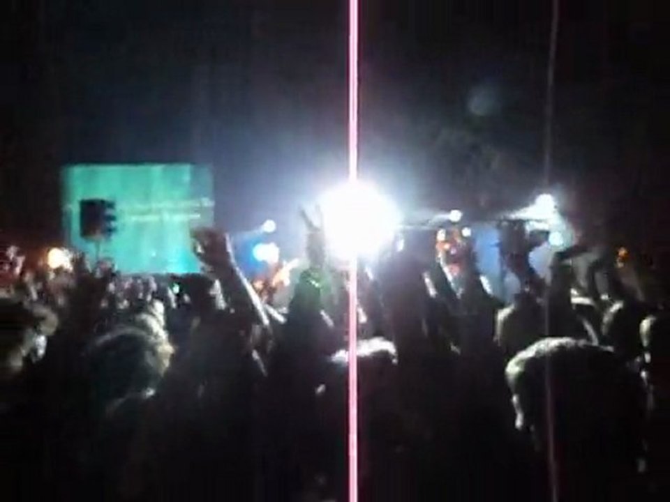 Glorious - Aire-sur-la-Lys - "Nous élevons les mains vers Toi"