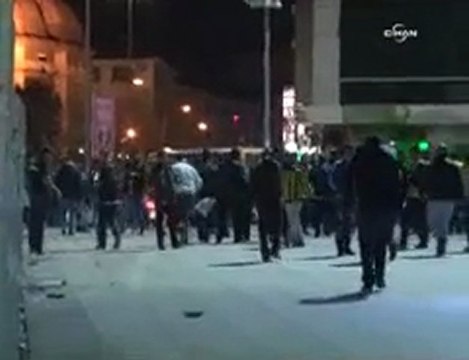 Aziz Yıldırım tahliye olmadı adliye önü karıştı