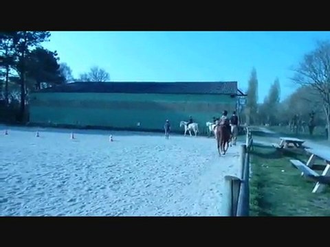 1er cours d'équitation pour Liam et Esteban (30 mars 2012)
