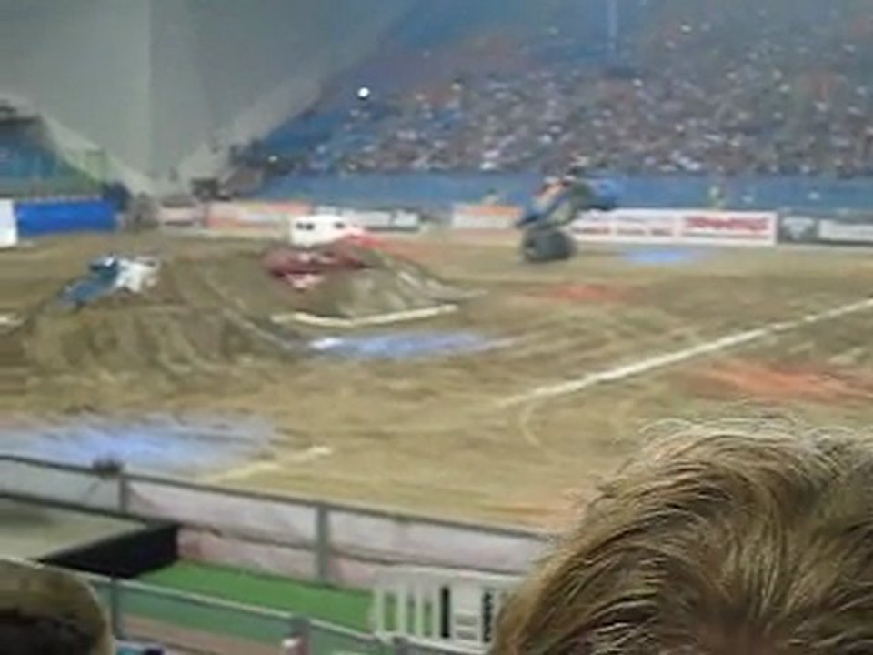 Monstertruck_jumps2