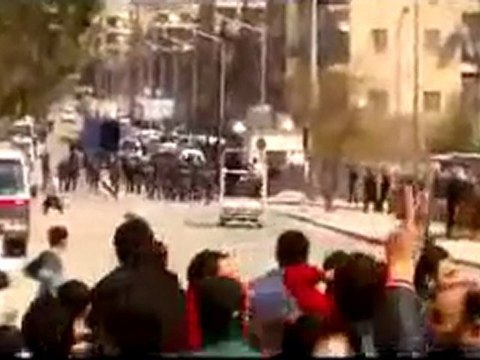 فري برس حلب صلاح الدين الأحراريحيون الجيش الحر أمام الأمن 30 3 2012 ج3