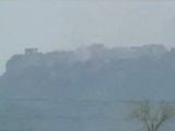فري برس ريف حماه المحتل قصف عنيف على قلعة المضيق   القلعة الاثرية تحترق   29 3 2012