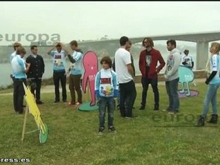 Скачать видео: Deporte y diversión en el 'Km0 Surf-Camp' de Lugo