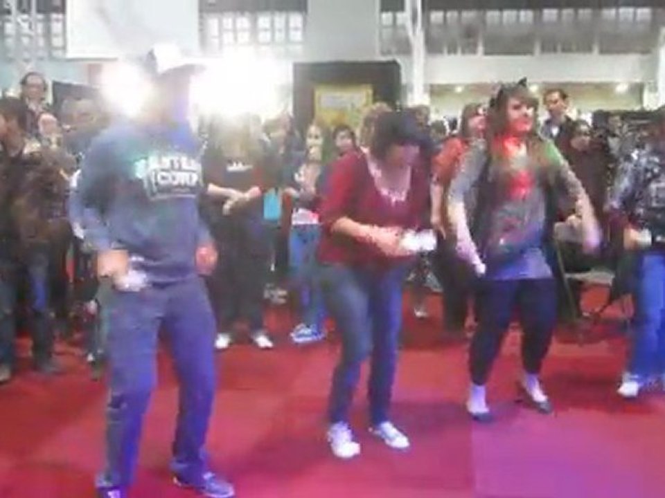 I like to move it!
