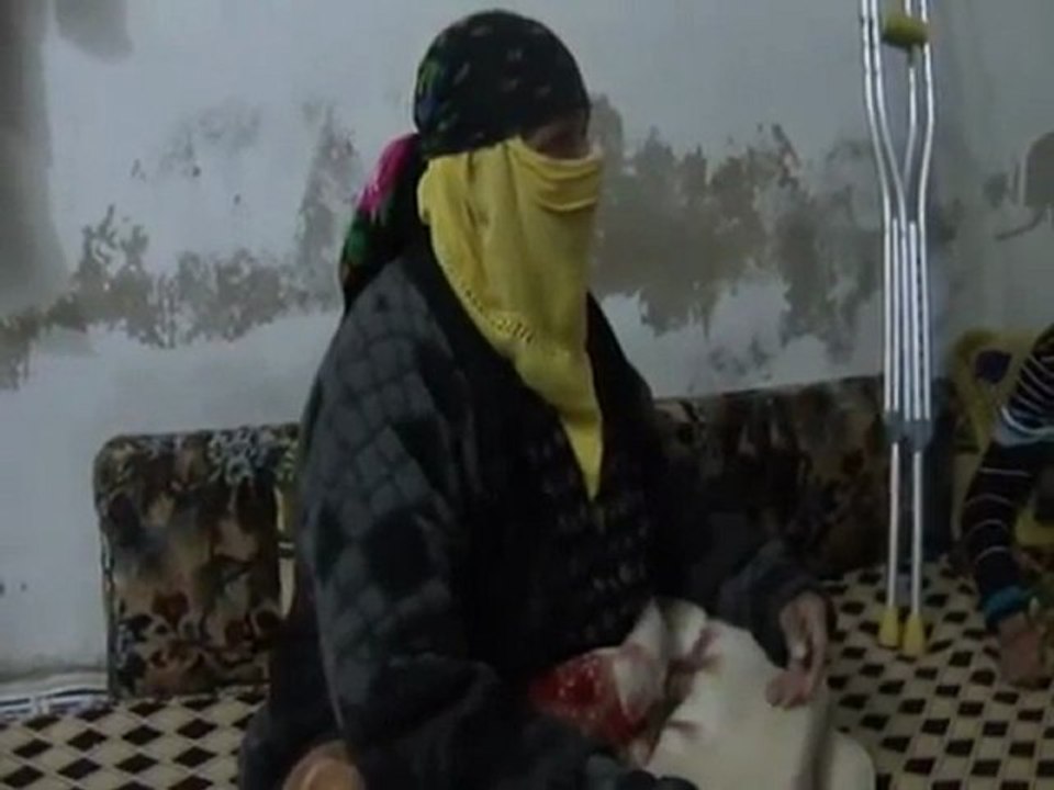 فري برس ريف حماه المحتل حديث احد الجرحى من ابناء قلعة المضيق عن الاحوال في القلعة31 3 2012