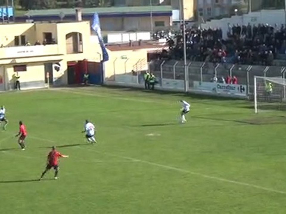 Résumé GFCOA-Fréjus St Raphael (30ème journée de National)