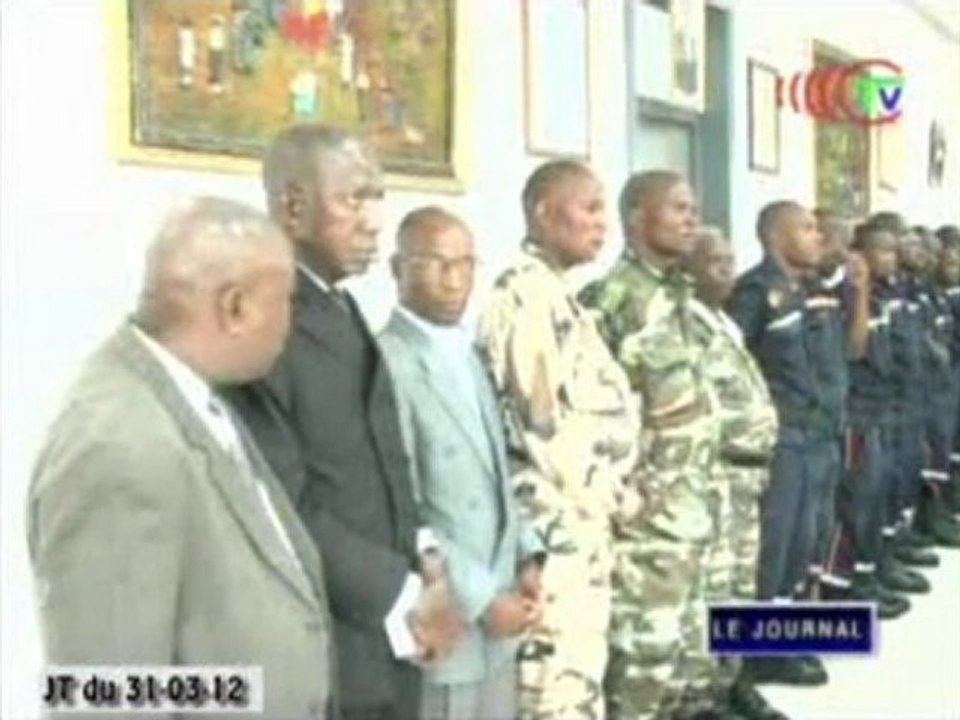 Les démineurs angolais vont leurs adieux au ministre de la défense