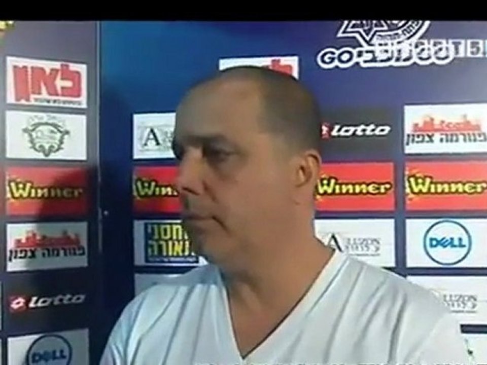 Του έσπασε τα δόντια και το σαγόνι