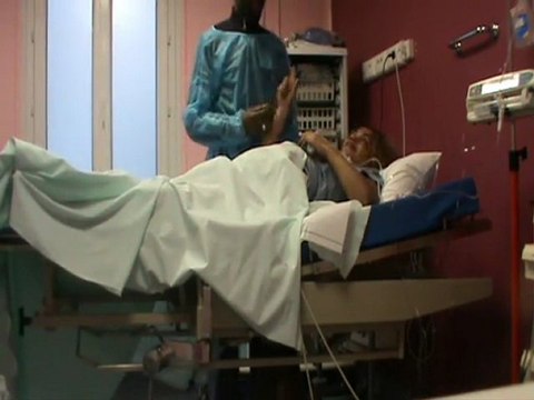 La poetesse Nathy Ebriet avant l'accouchement clinique 75017