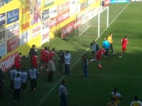 Είσοδος Ολυμπιακού για προθέρμανση στο Αγρίνιο