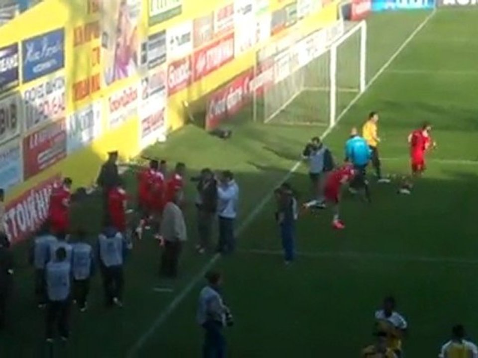 Είσοδος Ολυμπιακού για προθέρμανση στο Αγρίνιο