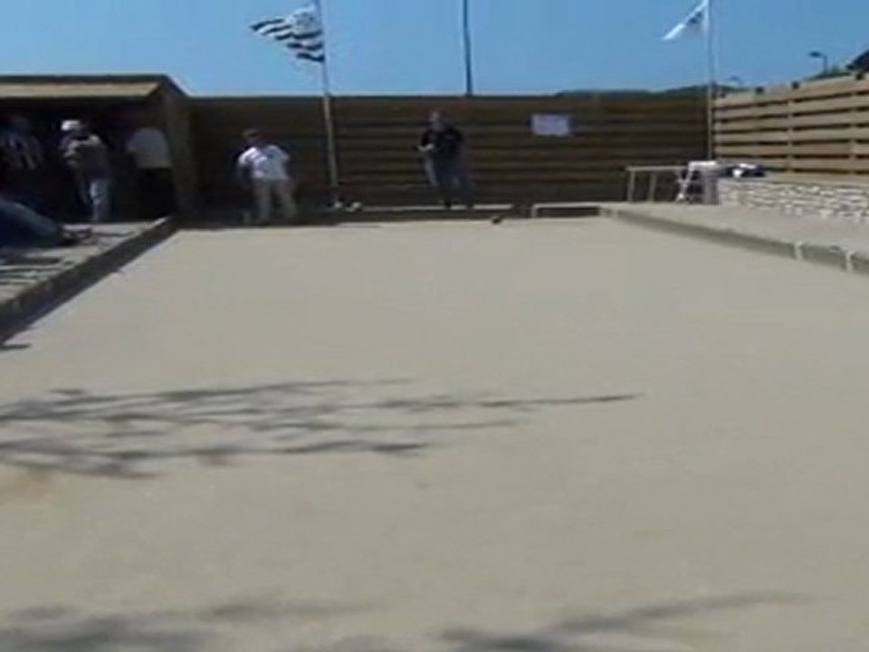 30/07/2011 - Concours de boules plombées à Primel Trégastel
