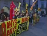 Independentistas catalanes queman un retrato de los reyes