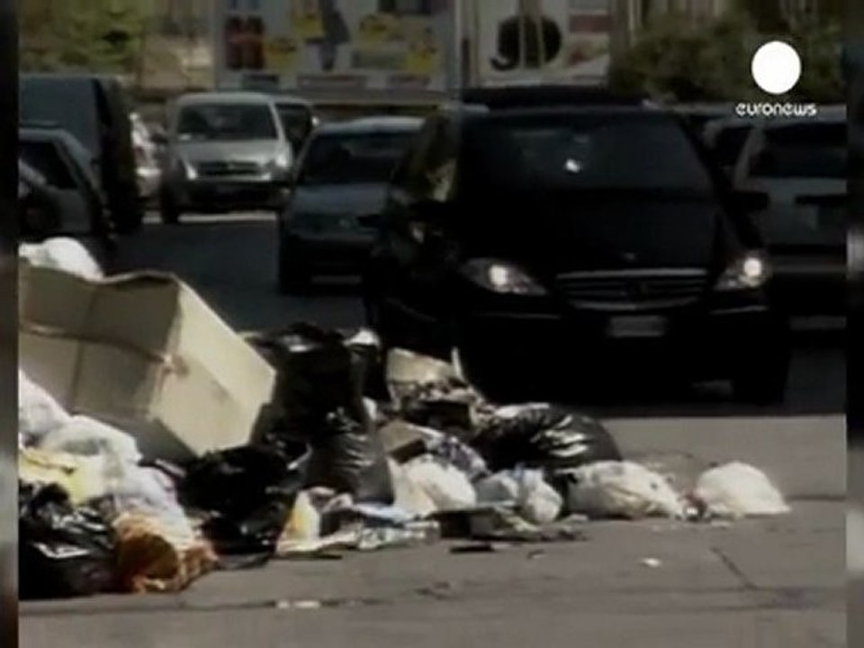 Raccolta riprende ma Palermo resta sommersa dai rifiuti