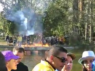 La journée se termine avec un carmentran en flammes