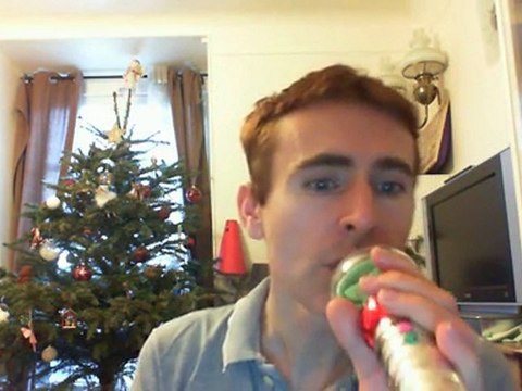 Wiwi égratigne la vieille de Serge Reggiani