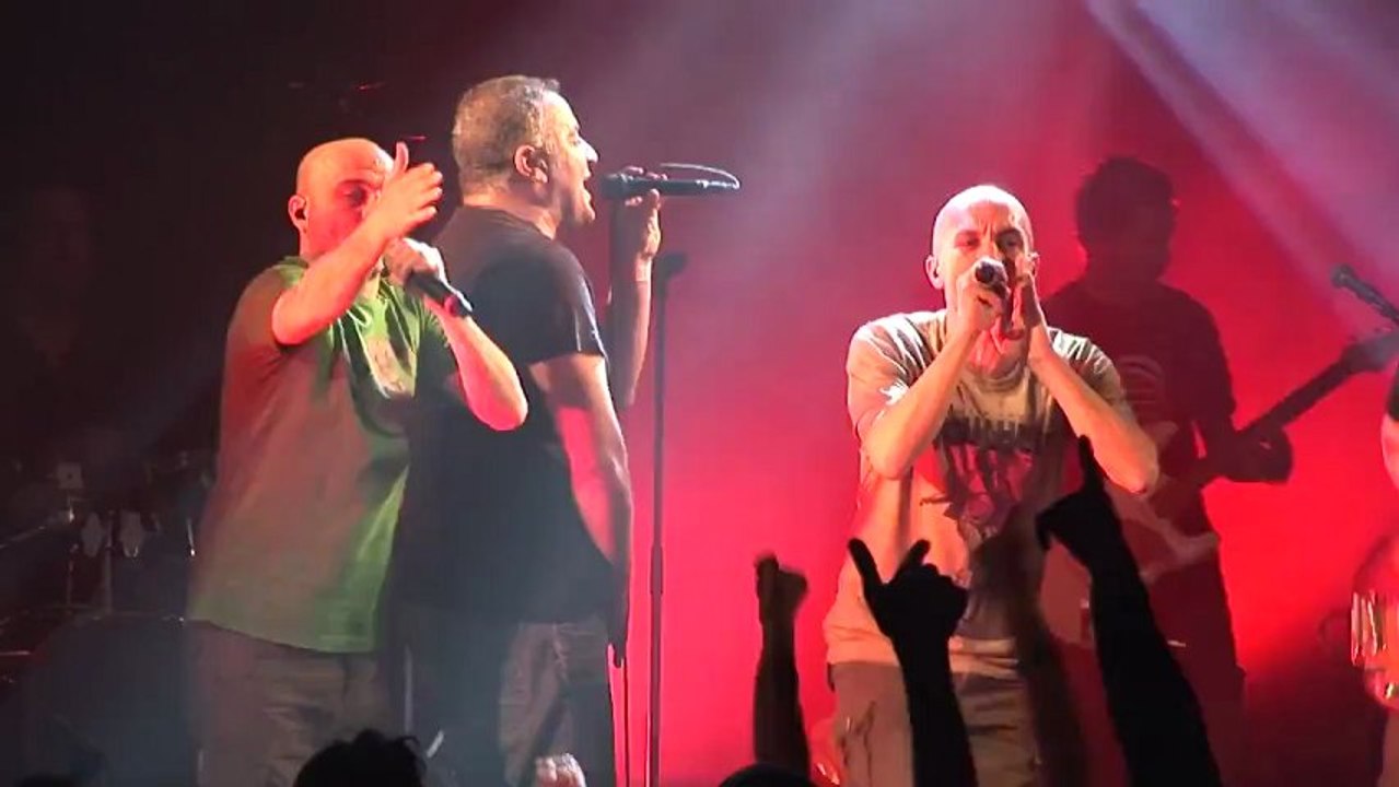 Zebda en concert sur la scène du festival Chorus à La Défense