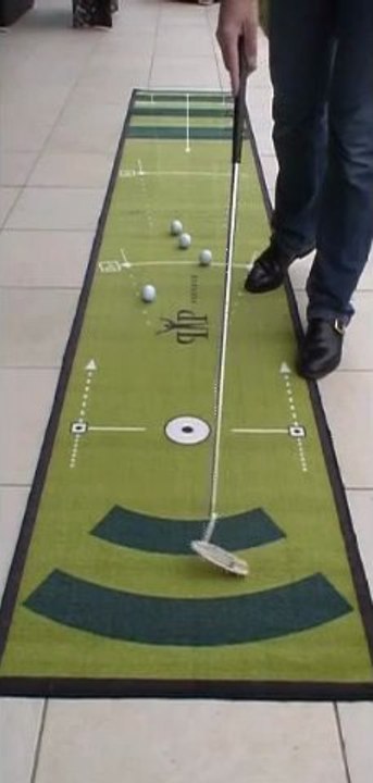 Tapis  putting - golf-présentation du tapis Paceyourputt par Peekace