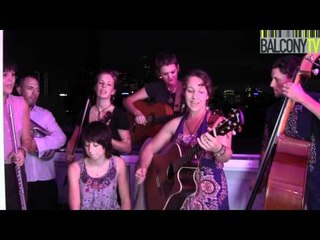 LUNA JUNCTION - GO FETCH  THE WATER (BalconyTV)