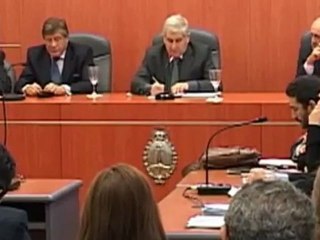 Menem enfrentará juicio oral por encubrir atentado a AMIA