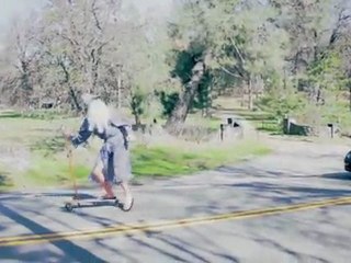 Gandalf troll en longboard