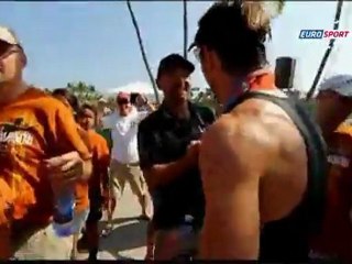 Button boş durmuyor