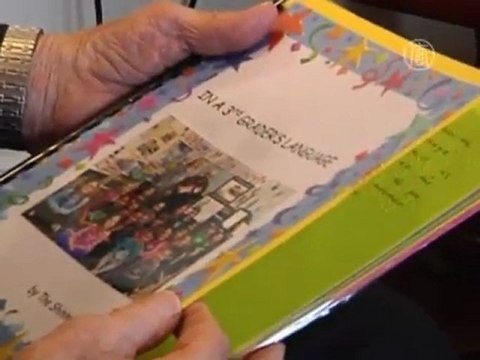 98-летний дедушка радуется, что стал грамотным