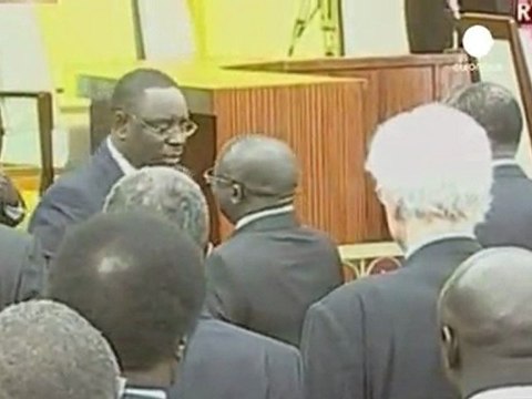 Macky Sall prête serment comme nouveau président du...