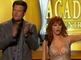 Taylor Swift takes the top honor at the CMA Awards