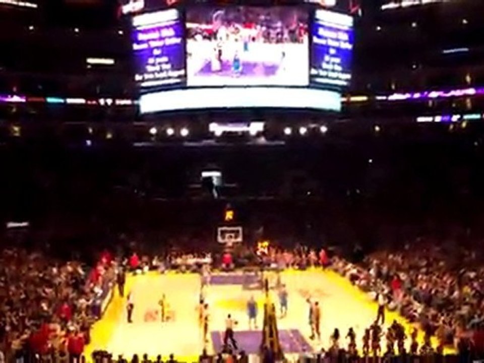 Lakers-Hornets public