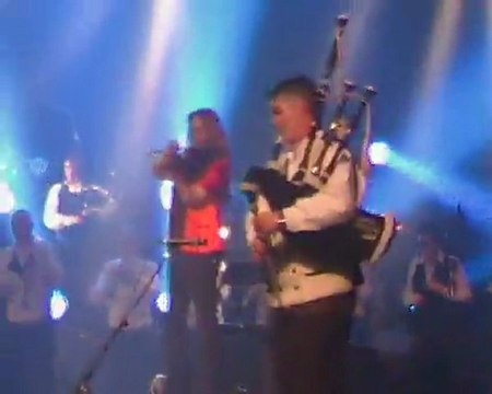 Greenlands - Dan ar Braz & Carlos Nunez, avec le Bagad Bro Felger