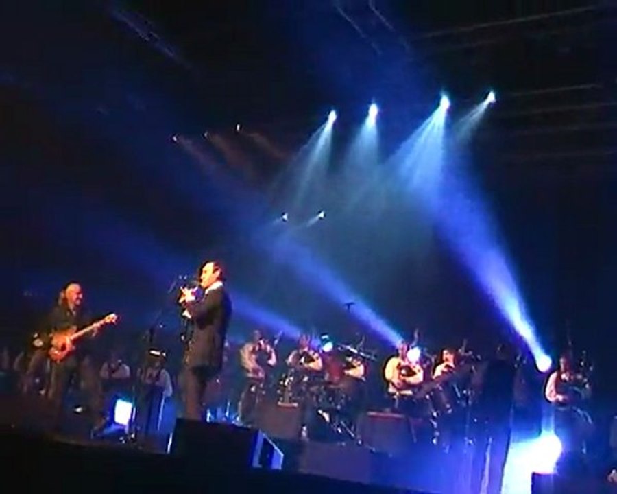 Nau Bretoa - Dan ar Braz & Carlos Nunez, avec le Bagad Bro Felger