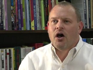 What are some ways to adjust to living in a dorm room?