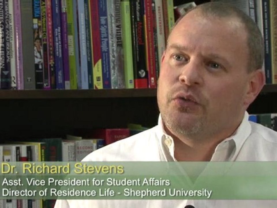 What are some drawbacks to living on campus?