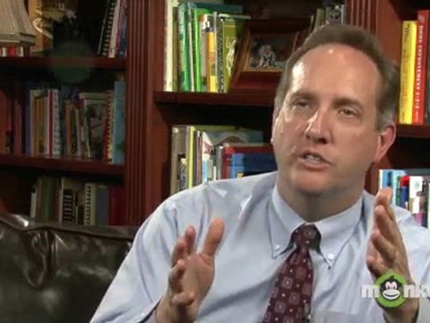 What should employees look for in their company's health insurance plan?