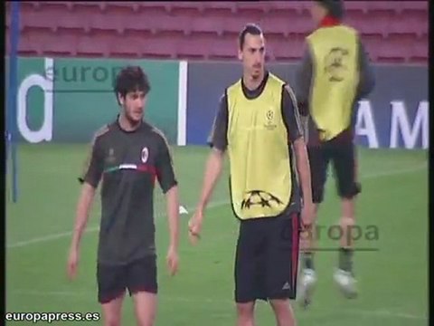 El Milan se entrena en el Camp Nou