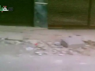 فري برس الغوطة الشرقية سقبا   متراس امني مقابل بلدية سقبا  2 4 2012