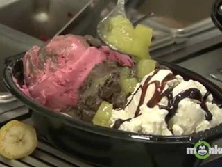 Ice Cream Sundaes - How to Make a Super Banana Split