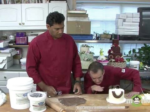 Fondant Cake Decorating - Making Drapes and Swags