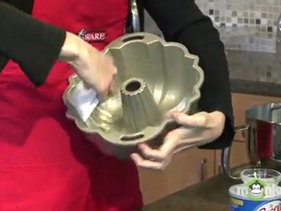 How to Prepare the Bundt Pan