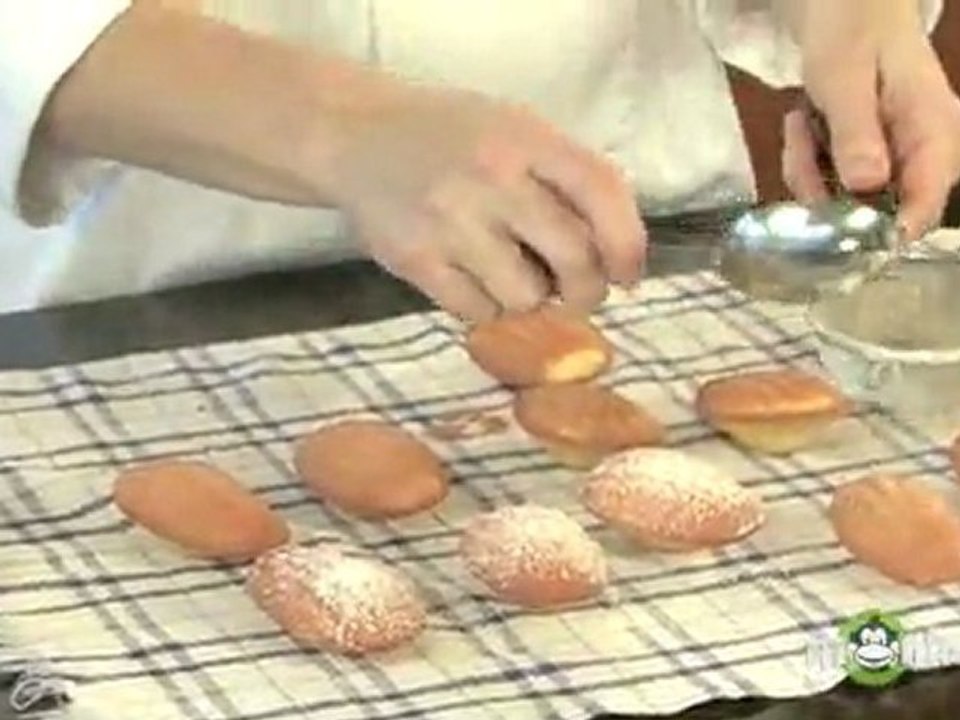 French Madeleines - Baking and Presenting