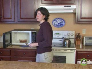 How to Properly Cook Foods in the Microwave